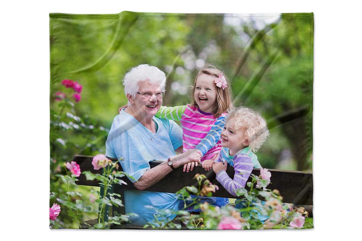 The Best Personalized Photo Blankets For Quality and Comfort 1